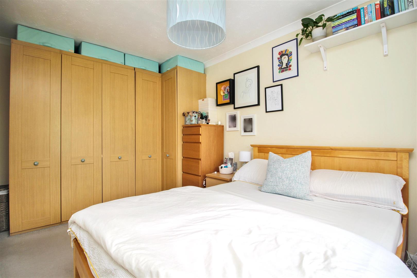 Lilac Close, Purley On Thames, Reading